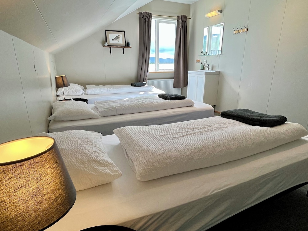Standard Triple Room, Shared Bathroom photo 1