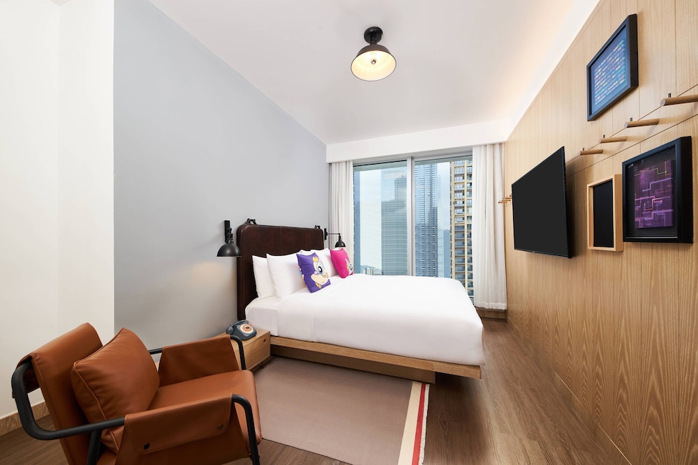Junior Suite, 1 King Bed, City View - Photo 1