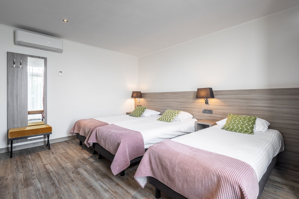 Triple Room, 3 Twin Beds (only by stairs) - Photo 3