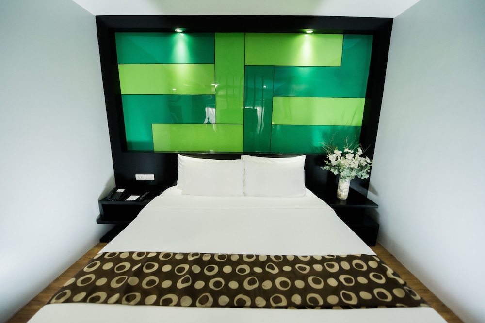 Room, 1 King Bed photo 1