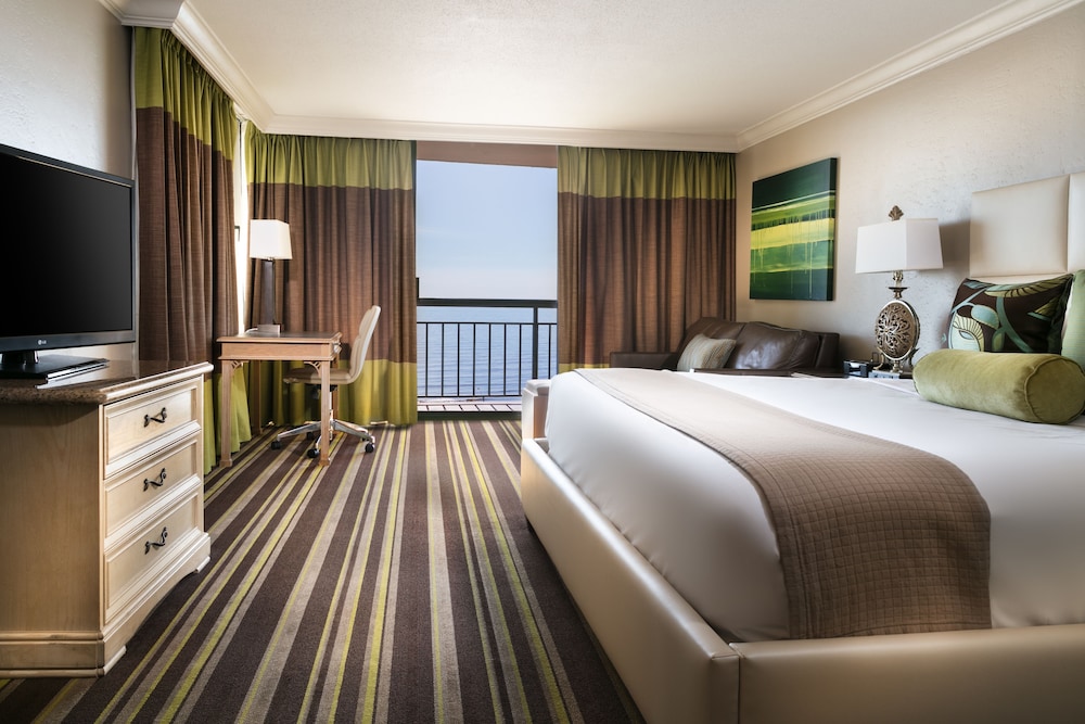 Executive Suite, 1 King Bed, Corner (Adults only floor)