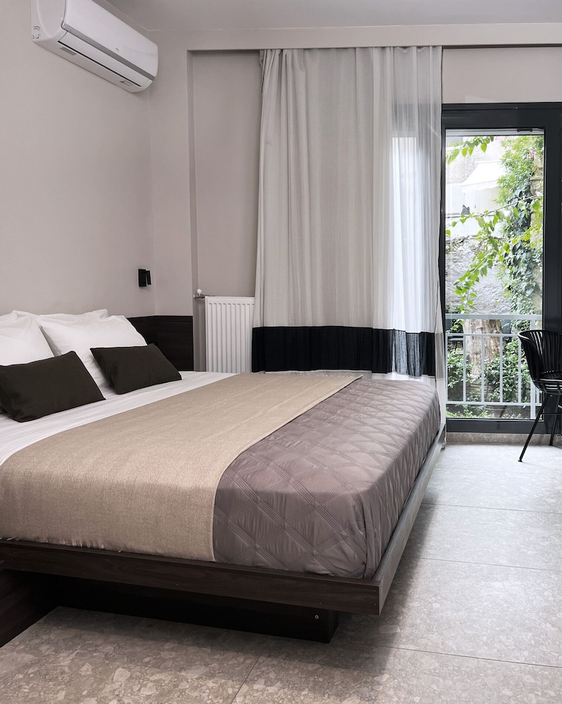 Superior Studio Suite (Hera) photo 3