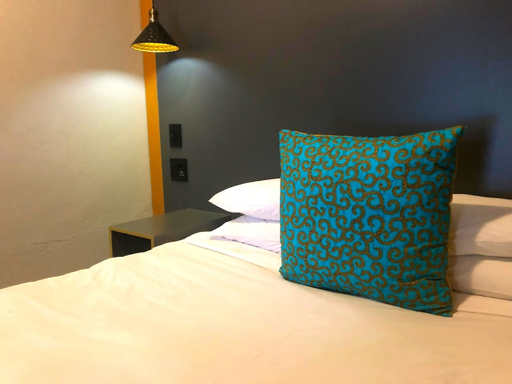Standard Room, 2 Twin Beds, Pool Access, Pool View - Photo 1