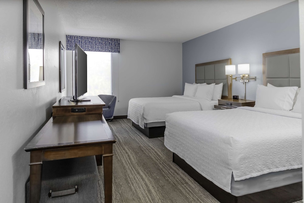 Room, 2 Queen Beds, Accessible, Bathtub (Hearing) - Photo 1
