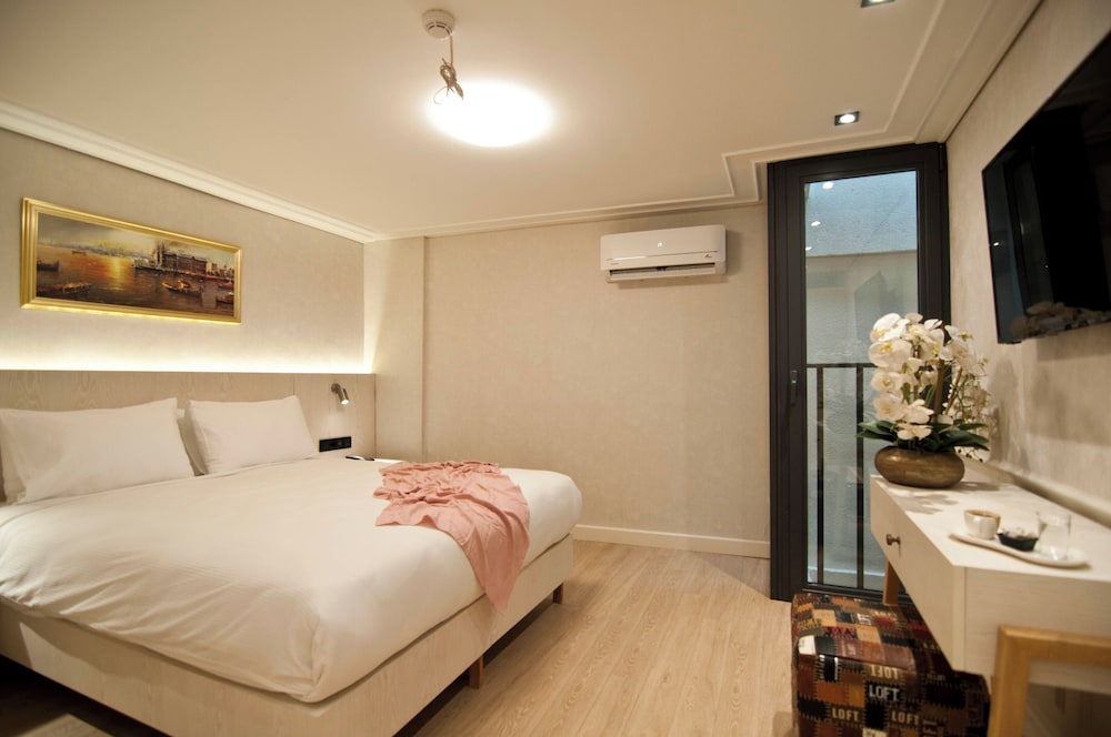 Economy Double or Twin Room photo 1