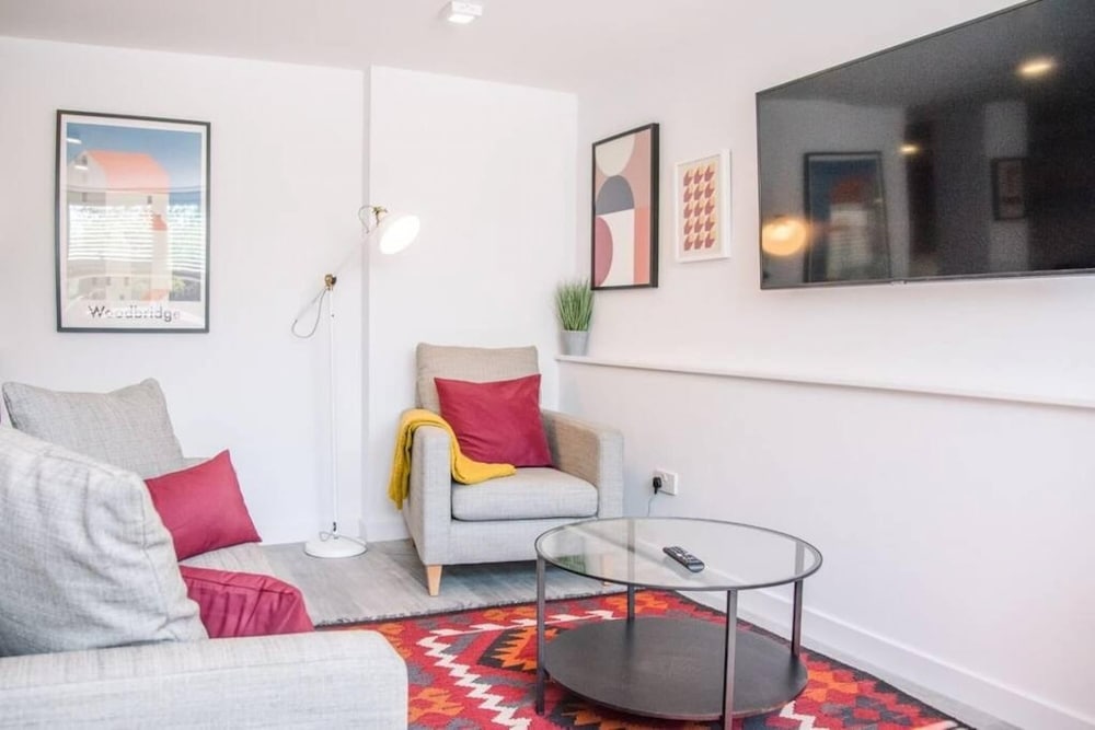 Apartment photo 2