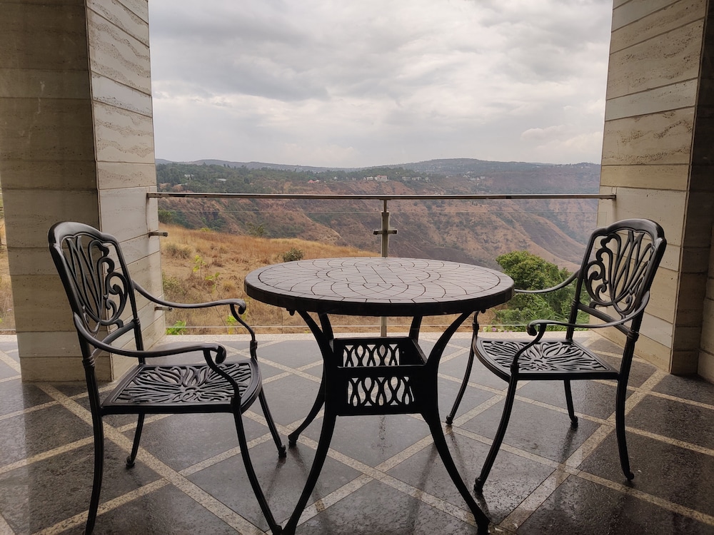 Valley Side Room photo 2