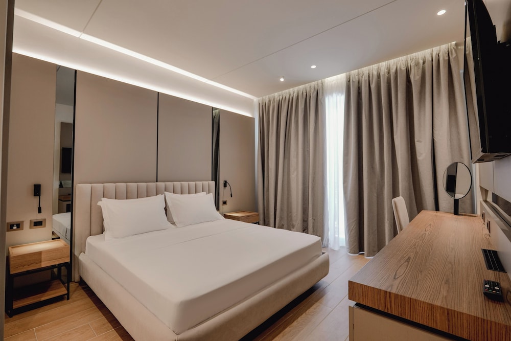 Deluxe Double Room with Sea View photo 2
