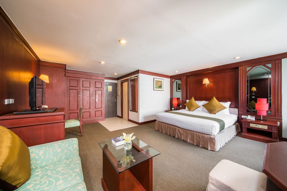 Deluxe Room - Photo 5