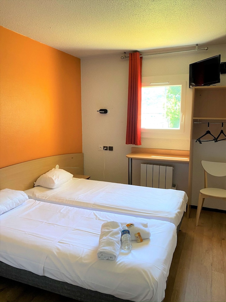 Standard Room, 2 Twin Beds photo 1