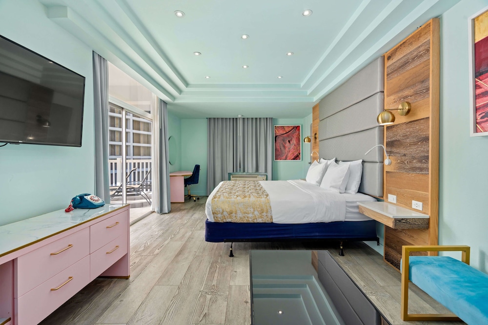 Panoramic Room, Multiple Beds, Balcony, Lagoon View