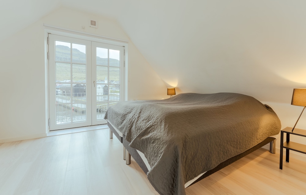 House, 2 Bedrooms, Sea Facing photo 1