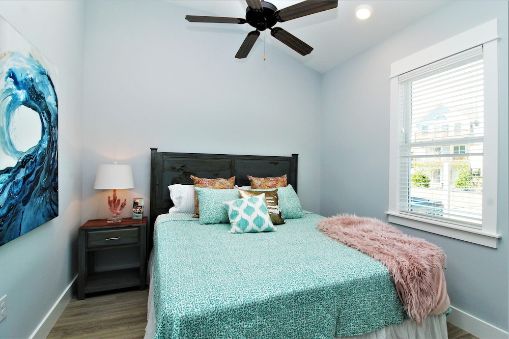 Superior Condo, 2 Bedrooms, Hot Tub