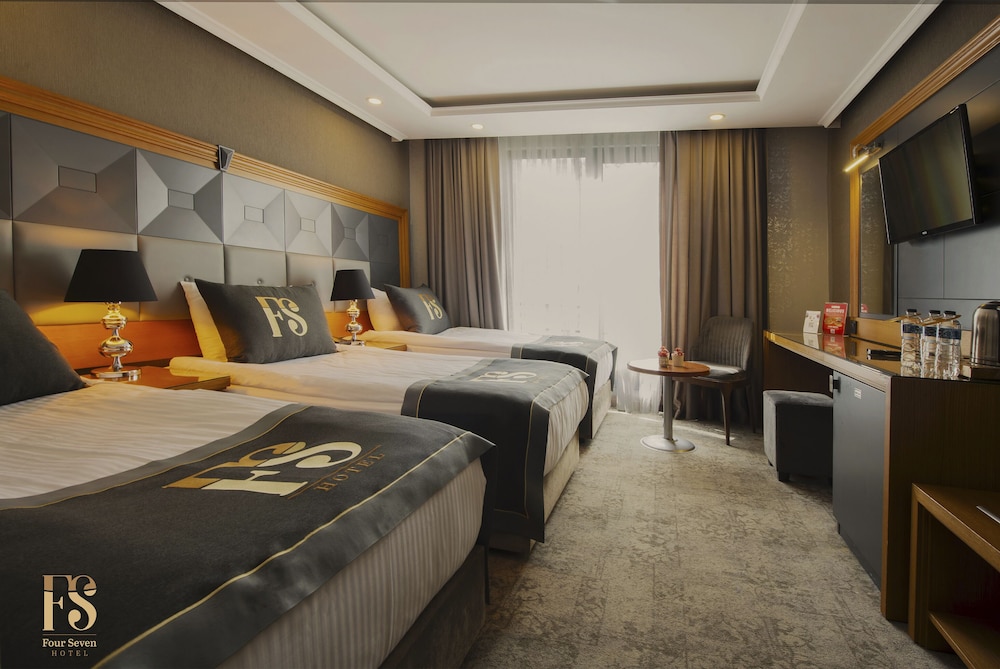 Standard Triple Room, 3 Twin Beds photo 2
