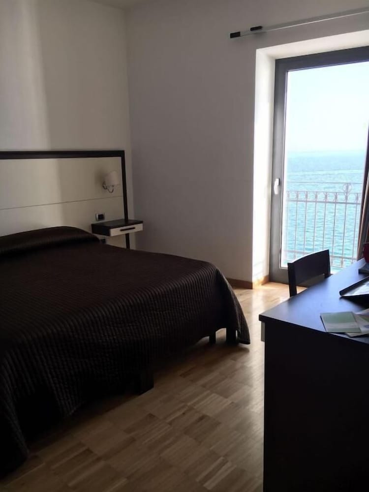 Deluxe Double or Twin Room, Sea View