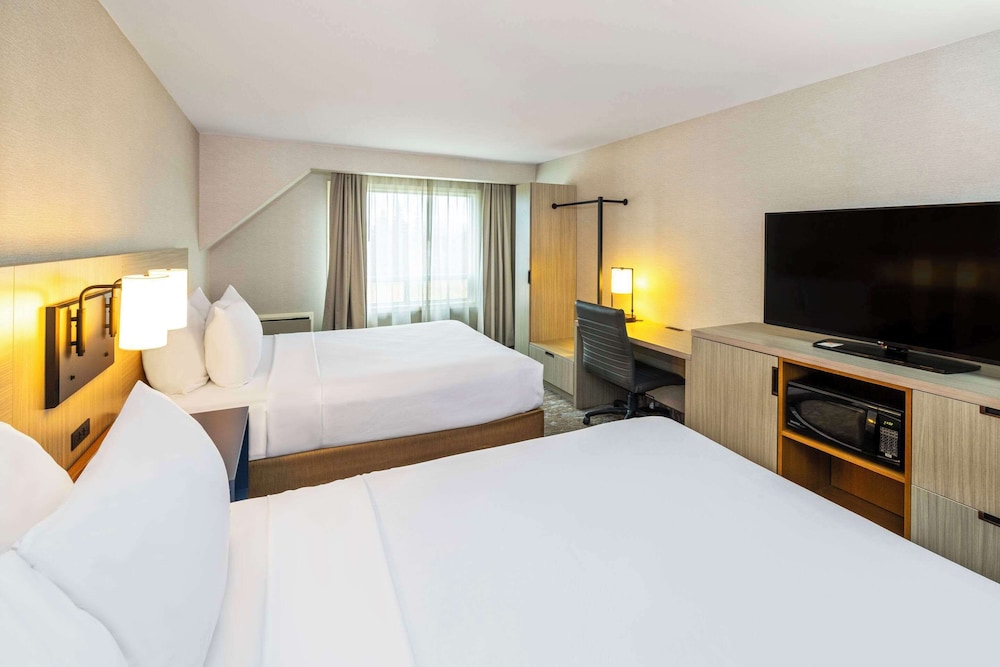 Room, 2 Queen Beds, Non Smoking - Photo 2