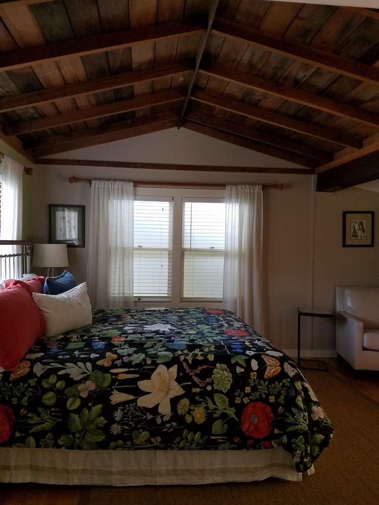 Superior Room, 1 King Bed (Cabin #3)