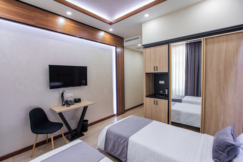 Standard Twin Room - Photo 2