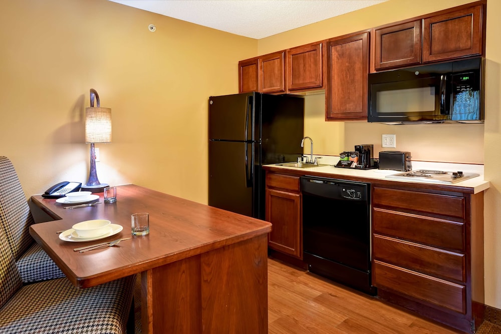 Studio Suite, 2 Queen Beds, Non Smoking - Photo 3