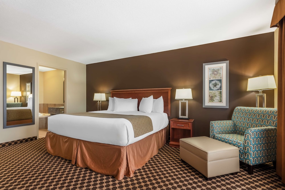 Suite, Multiple Beds, Non Smoking, Jetted Tub (with Sofabed) - Photo 3
