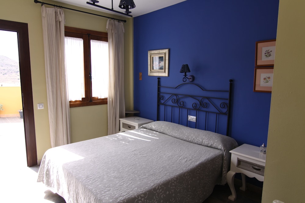 Double Room - Photo 3