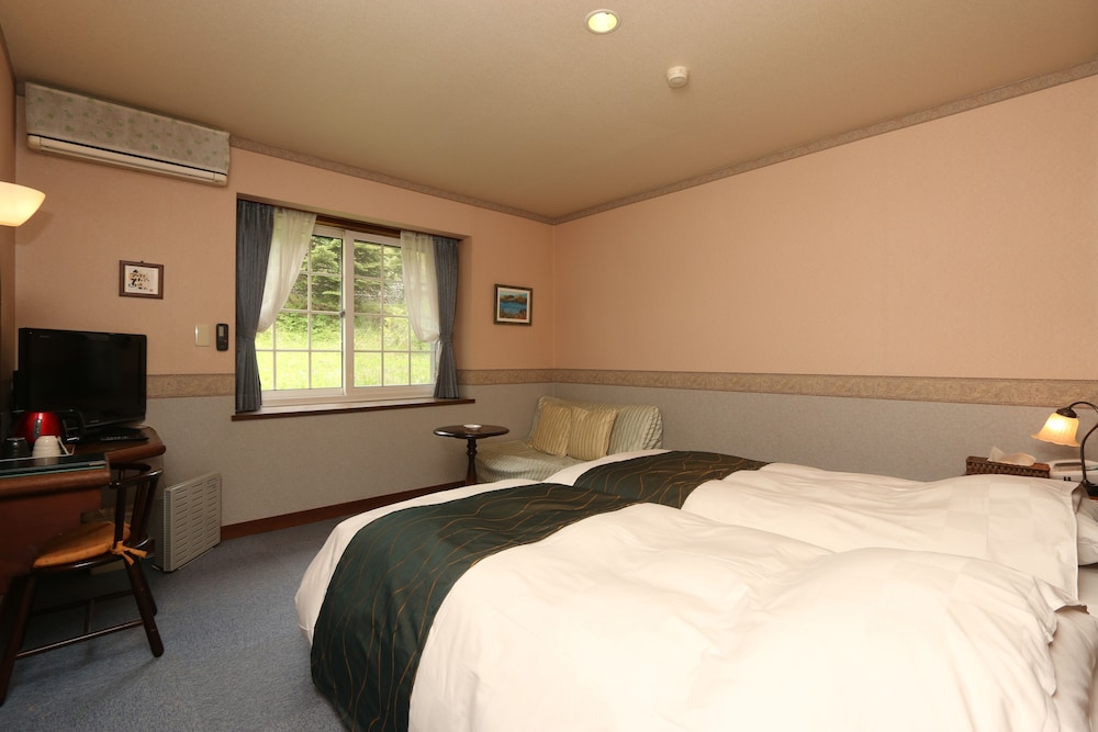 Twin Room, Smoking photo 1