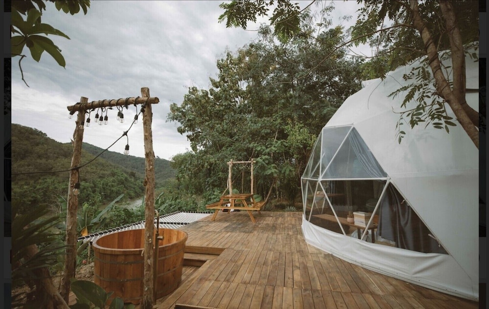 Family Tent, Patio, Garden View photo 3