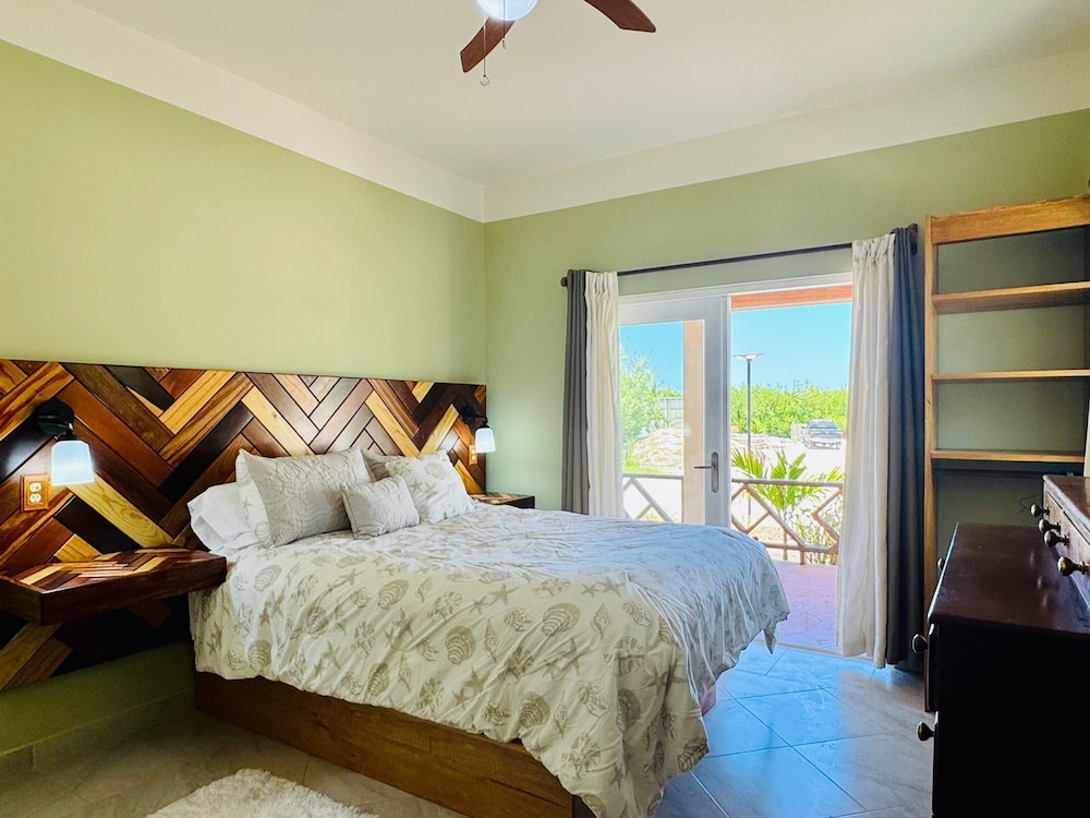 Villa photo 1