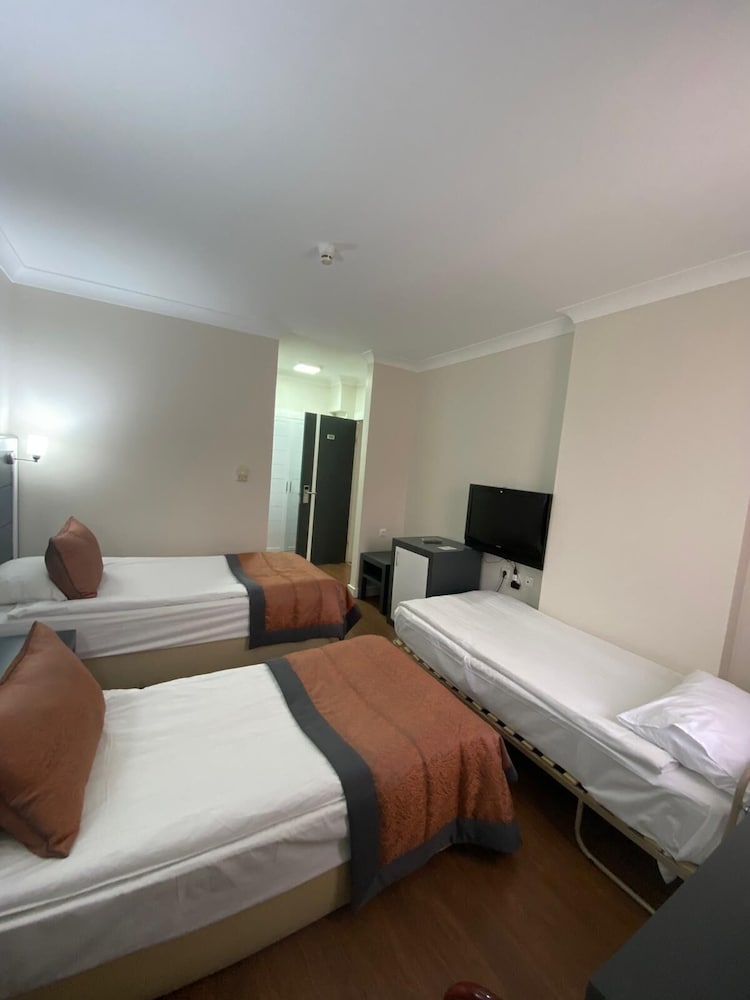 Standard Triple Room photo 3