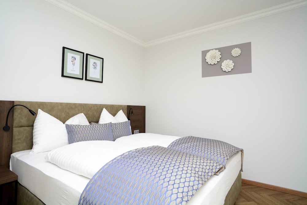 Business Apartment, 1 King Bed, Non Smoking (inclusive Cleaning Fee 36,00 EUR) photo 2