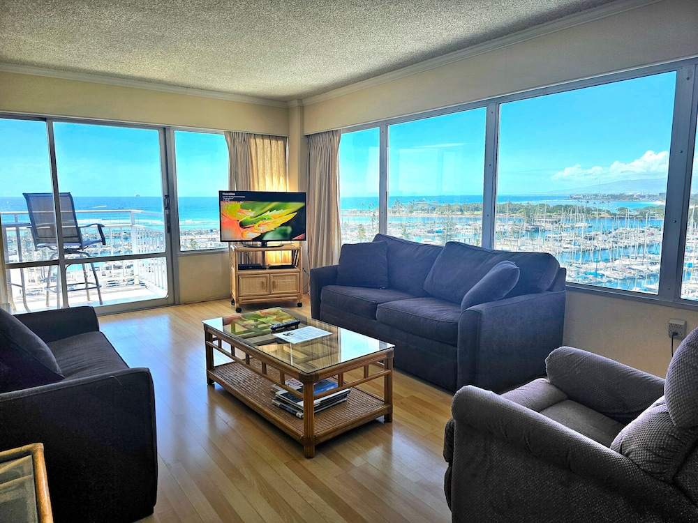 Ilikai Tower 943 Condo - Walk to the Beach, Shops & Restaurants! by RedAwning: Condo, 2 Bedrooms photo