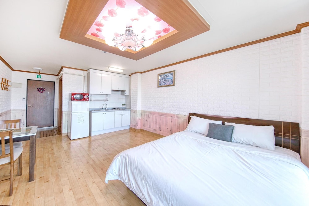 Basic Room, 1 Bedroom (Nakjo ( F2 )) - Photo 9