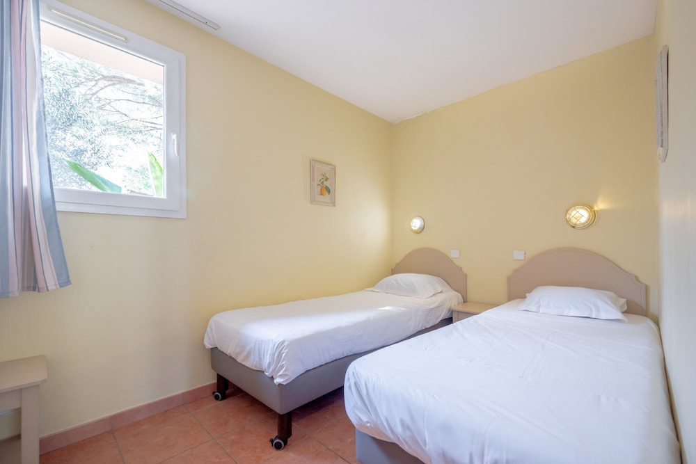 Apartment 6 people - 2 bedrooms - Terrace - Garden level photo 1