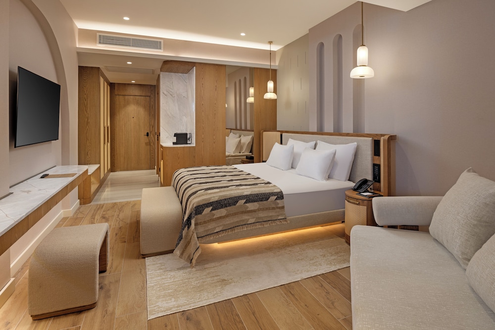 Deluxe with Jacuzzi photo 2