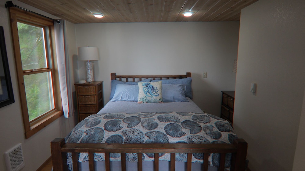 Deluxe House, Private Bathroom, Ocean View (Honeymoon Cove) photo 1