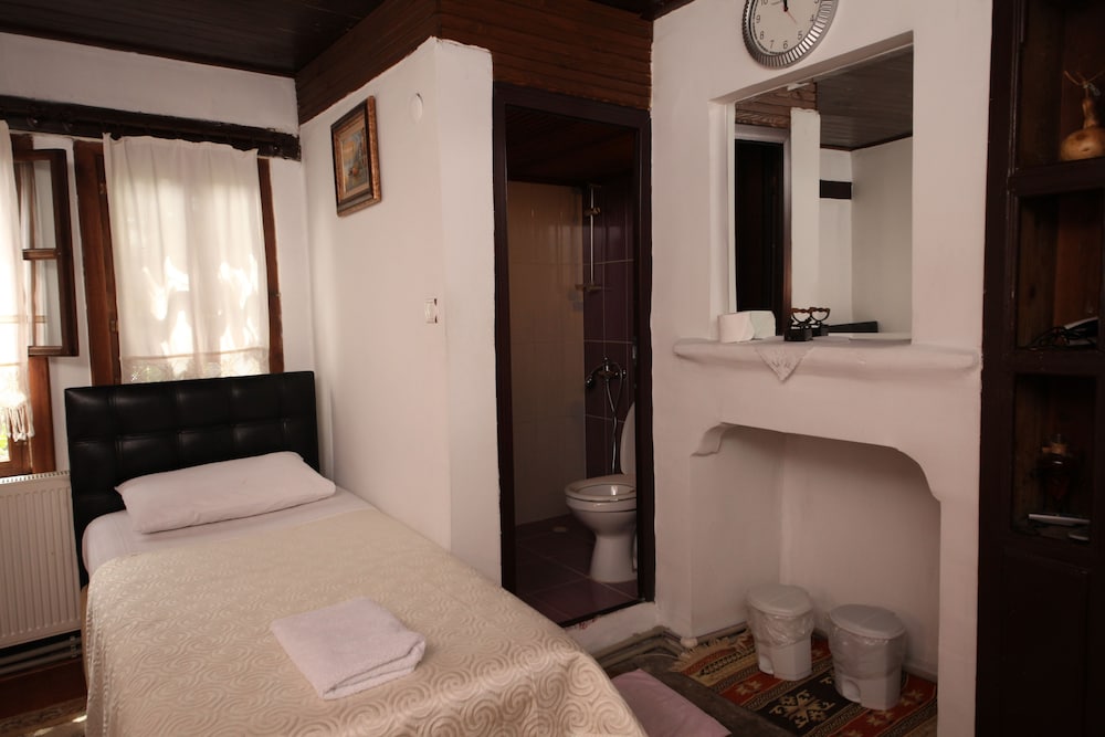 Double or Twin Room photo 2