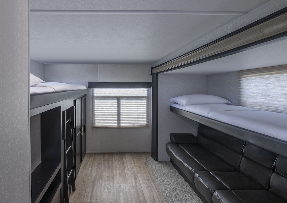 Standard Caravan With Scenic Mountain View & Complimentary Adventure Activities photo 3