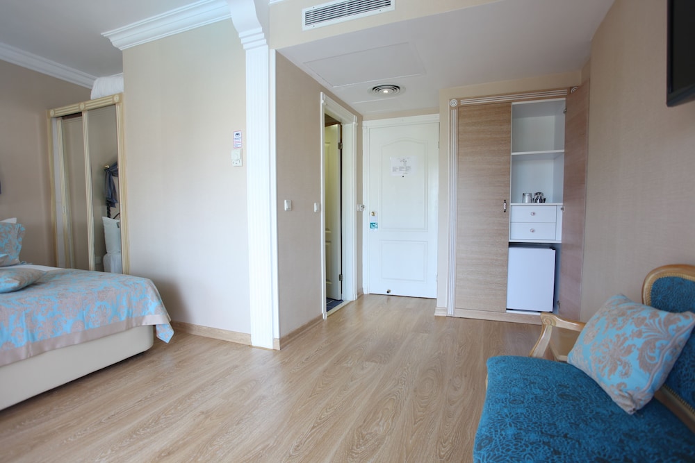 Standard Landview photo 3