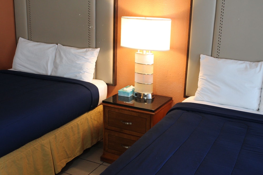 Room, 2 Double Beds, Accessible, Non Smoking photo 3