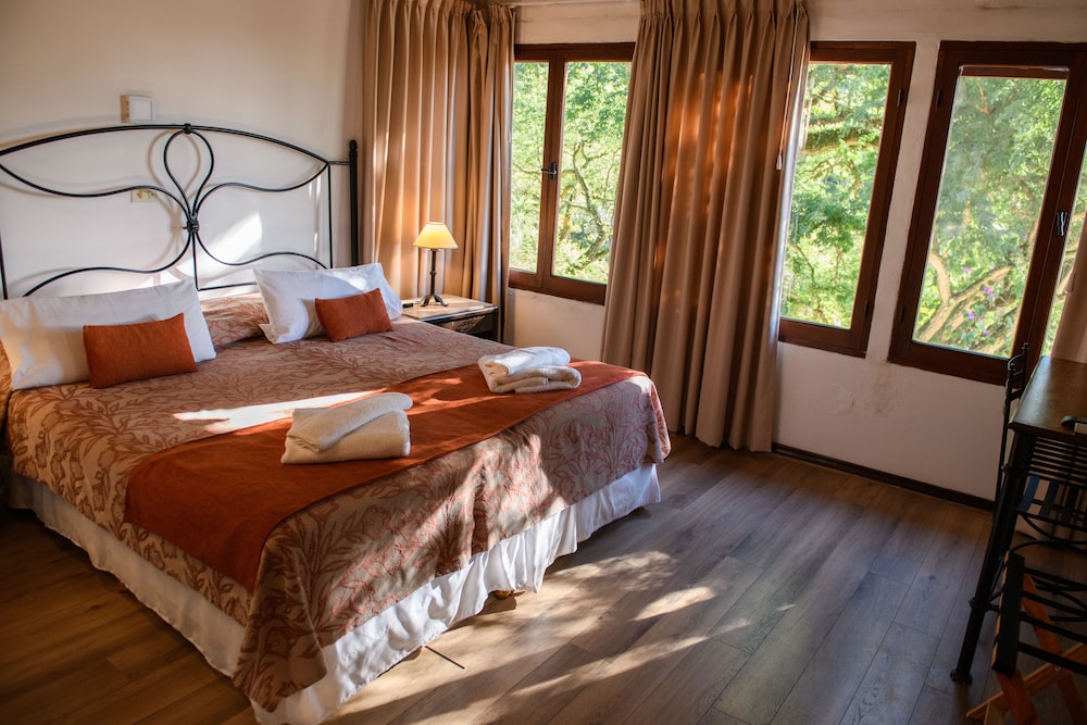 Classic Double or Twin Room, 1 Double or 2 Twin Beds, Mountain View