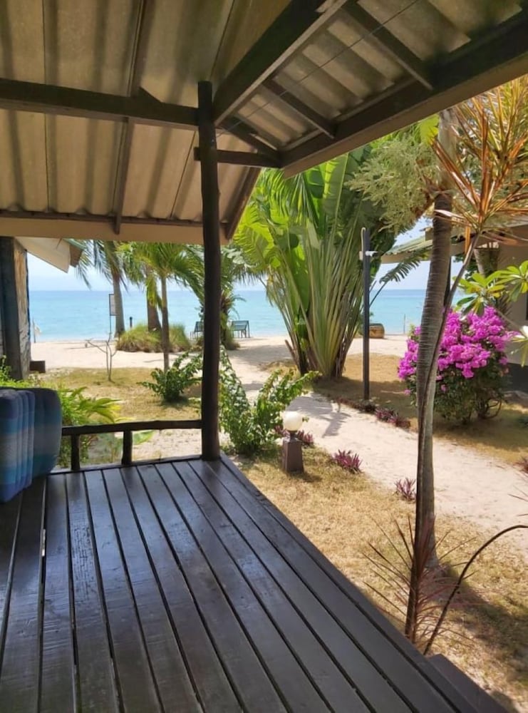Garden Bungalow Partial Seaview photo 2