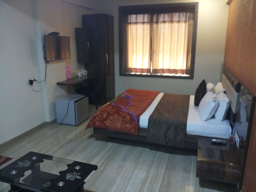 Deluxe Room - Photo 2