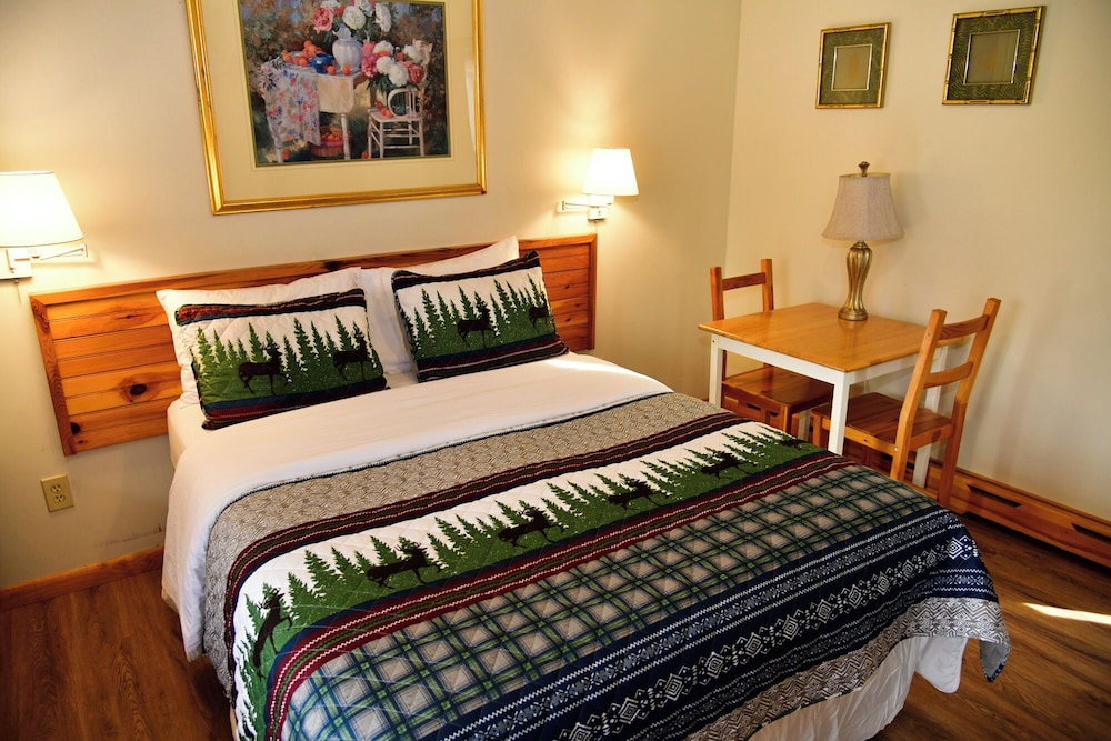 Standard Room, 1 Queen Bed, Terrace, Mountain View photo 2