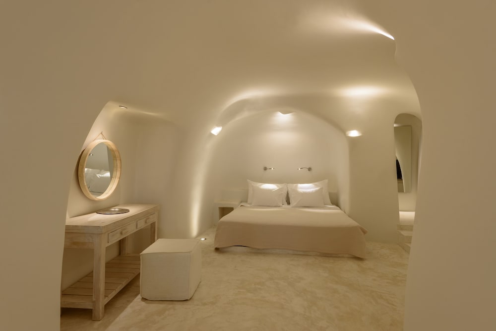 Suite with Indoor Outdoor Hot tub Terrace with Caldera View - Photo 1