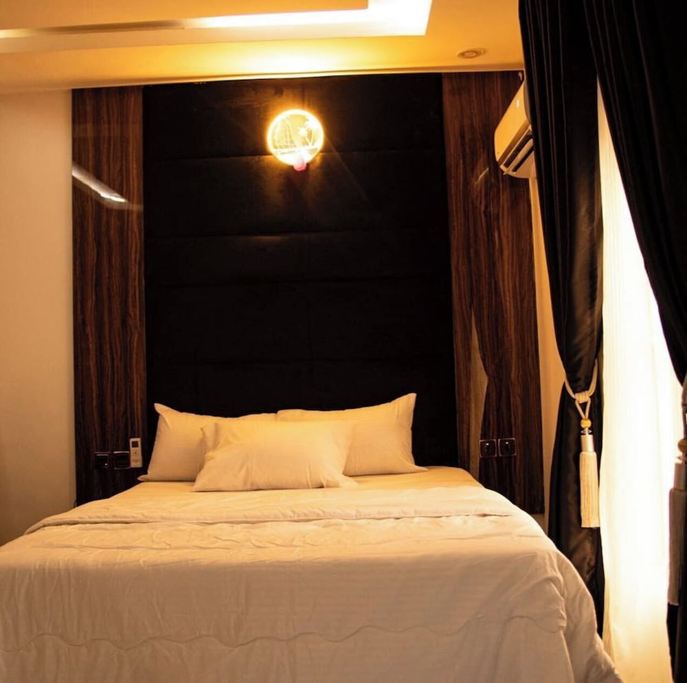 Economy Room, Balcony, City View photo 3