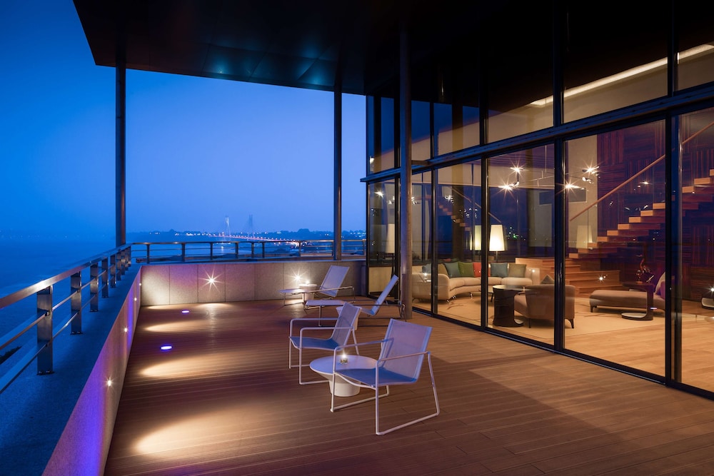 Penthouse, Terrace (Lounge Access) photo 2