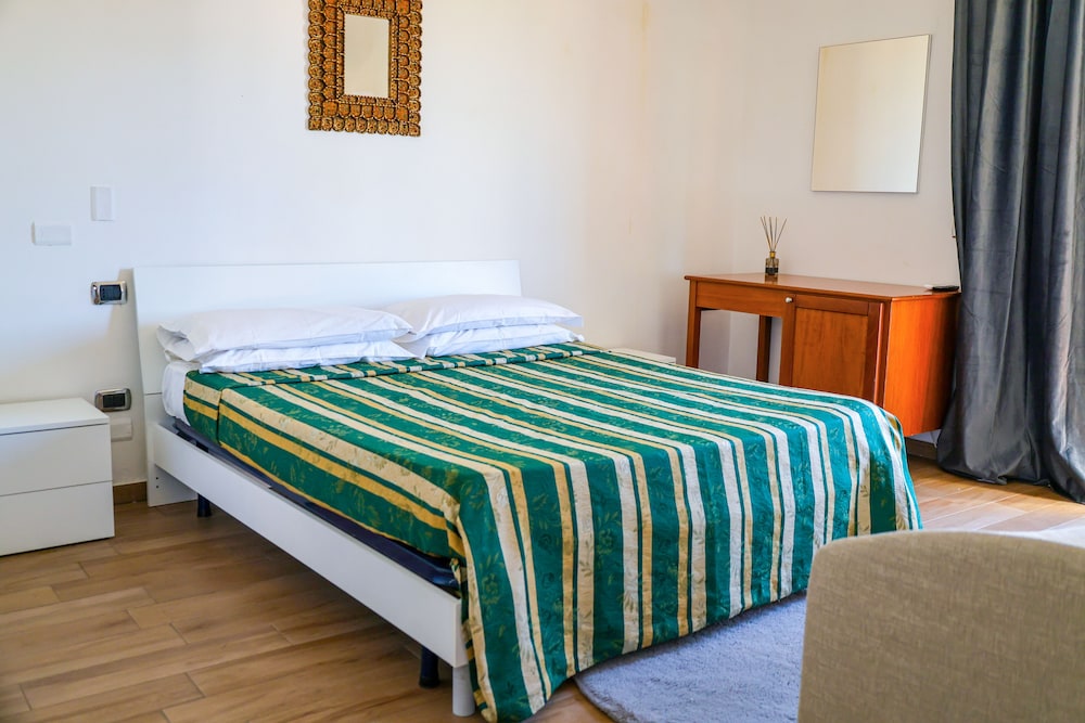 Basic Triple Room photo 1
