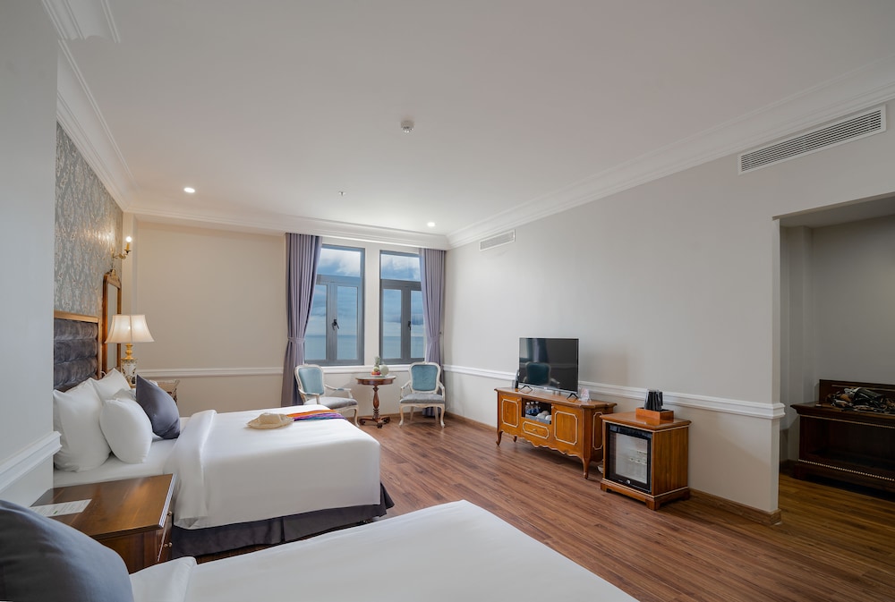 Family Room, Sea View - Photo 3