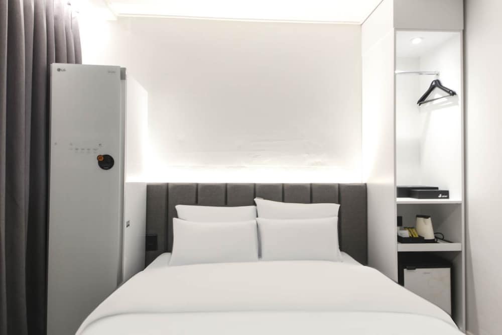 Deluxe Room - Photo 2