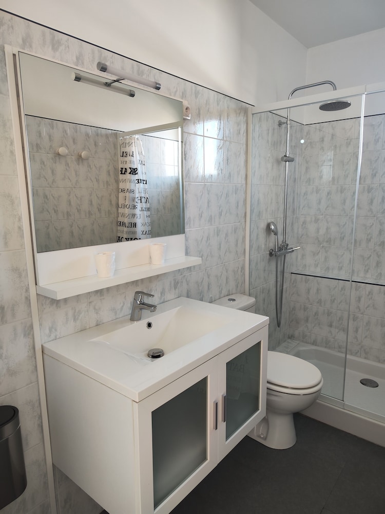 Double Room - Photo 7